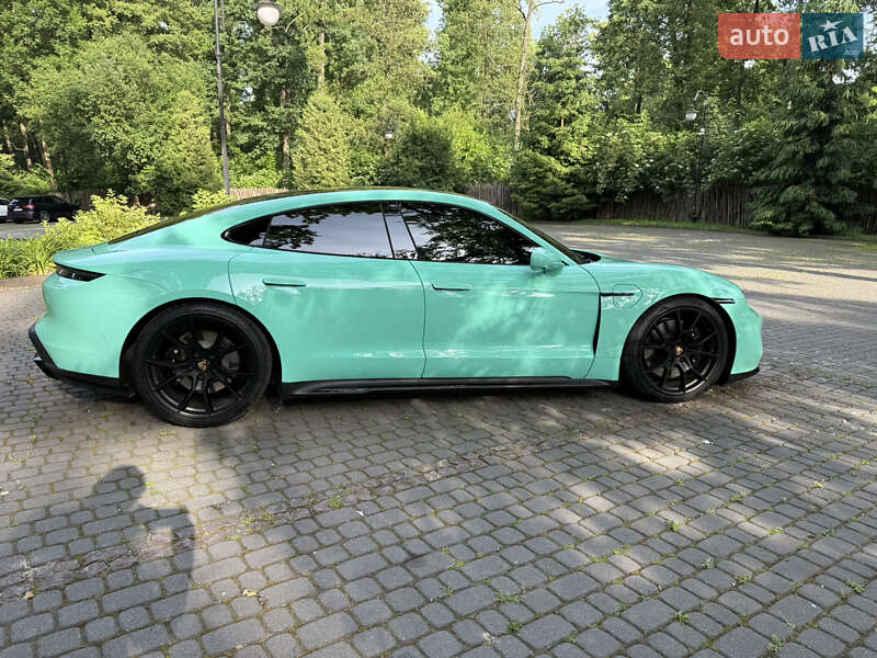 Седан Porsche Taycan 2023 в Львове