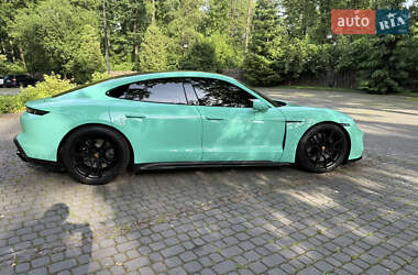Седан Porsche Taycan 2023 в 