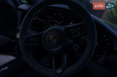 Седан Porsche Taycan 2022 в 