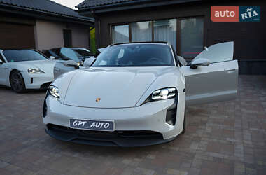 Седан Porsche Taycan 2022 в 