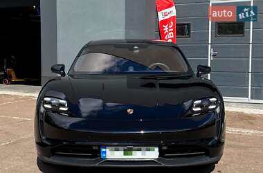Седан Porsche Taycan 2020 в 