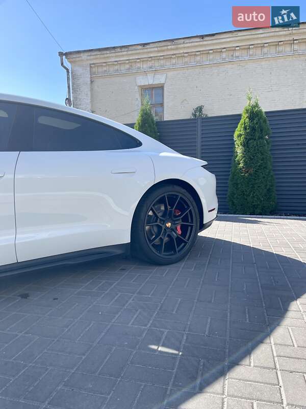 Седан Porsche Taycan 2023 в Киеве фото 15 Седан Porsche Taycan 2023 в Киеве