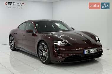 Седан Porsche Taycan 2021 в 