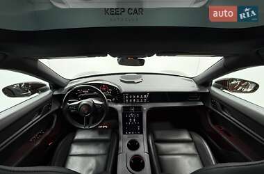 Седан Porsche Taycan 2021 в 