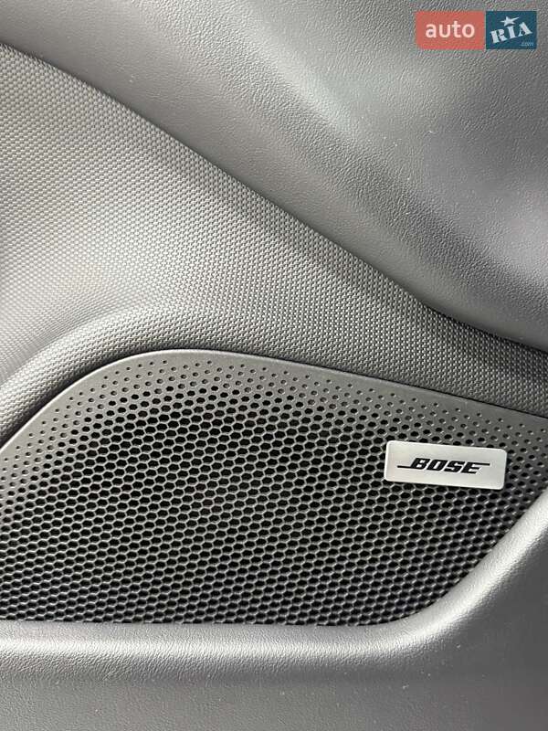 Седан Porsche Taycan 2021 в Одессе