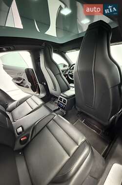 Седан Porsche Taycan 2021 в 