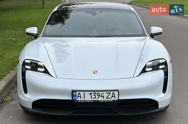 Седан Porsche Taycan 2021 в 