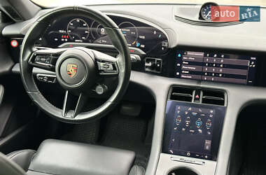 Седан Porsche Taycan 2021 в 