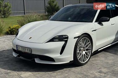Седан Porsche Taycan 2020 в 