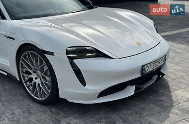 Седан Porsche Taycan 2020 в 