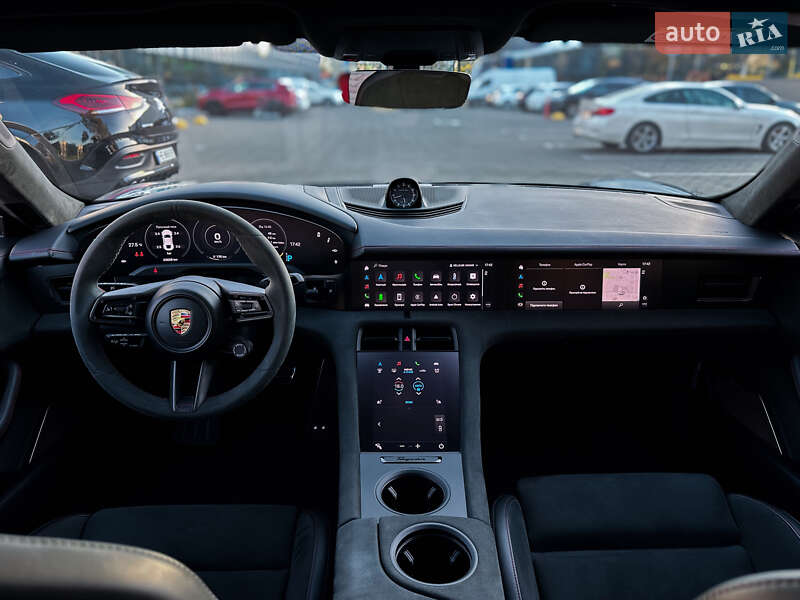 Седан Porsche Taycan 2023 в Одесі