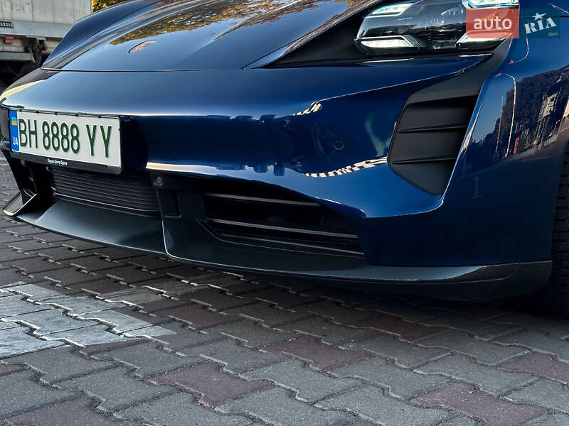 Седан Porsche Taycan 2023 в Одесі