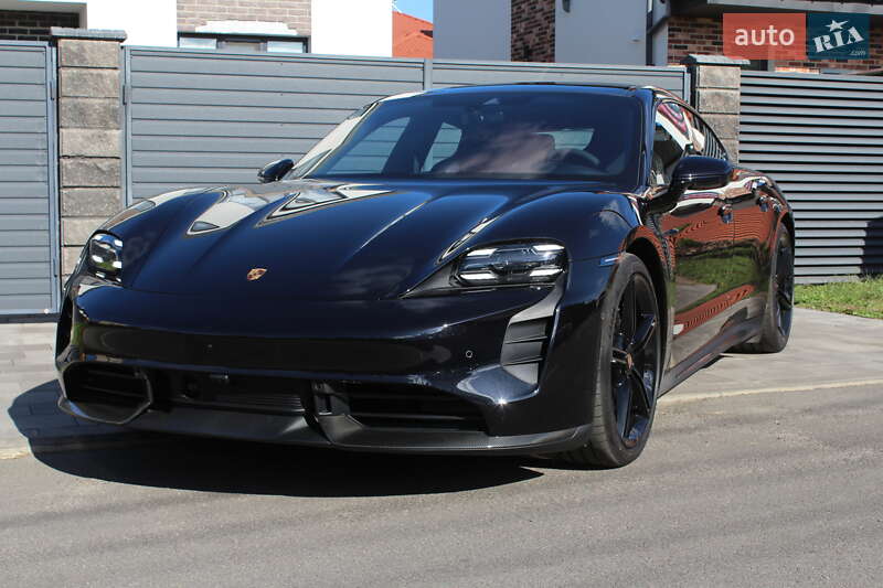 Седан Porsche Taycan 2022 в Киеве