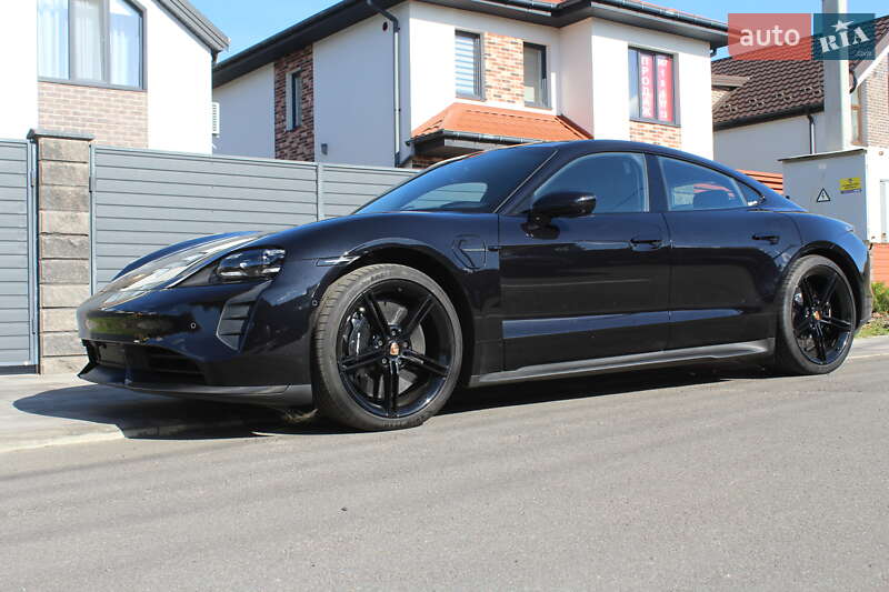 Седан Porsche Taycan 2022 в Киеве