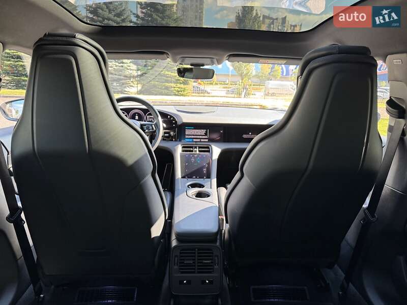 Універсал Porsche Taycan 2024 в Києві фото 73 Універсал Porsche Taycan 2024 в Києві