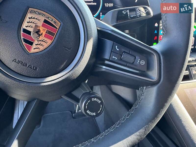Універсал Porsche Taycan 2024 в Києві фото 37 Універсал Porsche Taycan 2024 в Києві