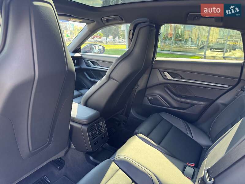 Універсал Porsche Taycan 2024 в Києві фото 71 Універсал Porsche Taycan 2024 в Києві