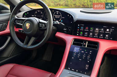 Седан Porsche Taycan 2021 в 