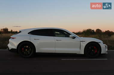 Седан Porsche Taycan 2022 в 