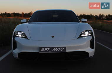 Седан Porsche Taycan 2022 в 