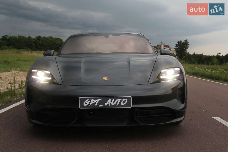 Седан Porsche Taycan 2020 в Києві