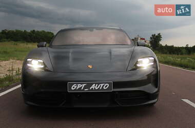 Седан Porsche Taycan 2020 в 