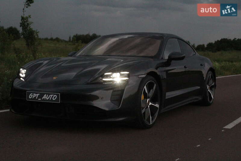 Седан Porsche Taycan 2020 в Києві