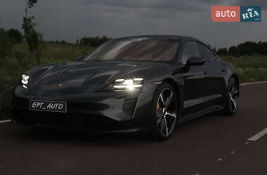 Седан Porsche Taycan 2020 в 