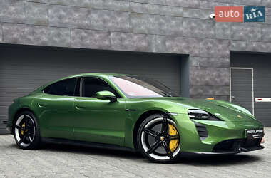 Седан Porsche Taycan 2022 в 
