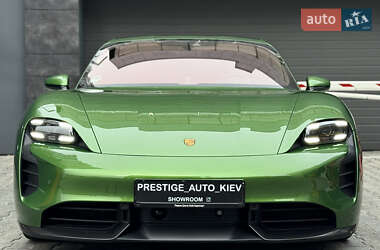 Седан Porsche Taycan 2022 в 