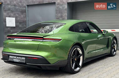 Седан Porsche Taycan 2022 в 