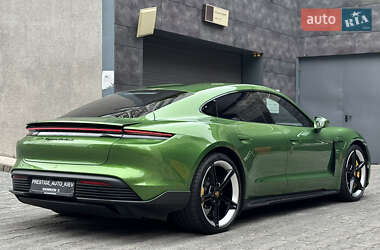 Седан Porsche Taycan 2022 в 