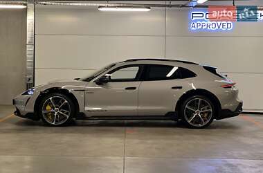 Седан Porsche Taycan 2023 в 