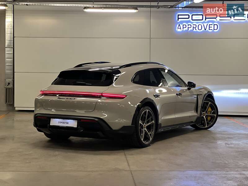 Седан Porsche Taycan 2023 в Киеве