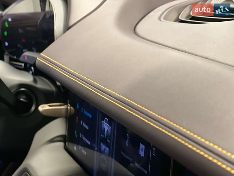 Седан Porsche Taycan 2023 в Киеве