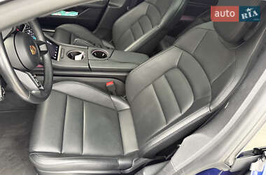 Седан Porsche Taycan 2020 в 