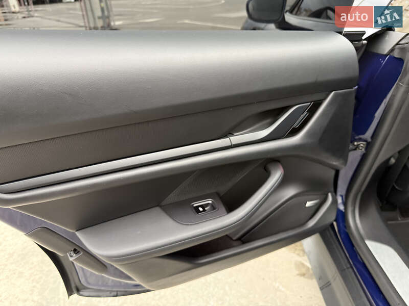Седан Porsche Taycan 2020 в Киеве фото 21 Седан Porsche Taycan 2020 в Киеве