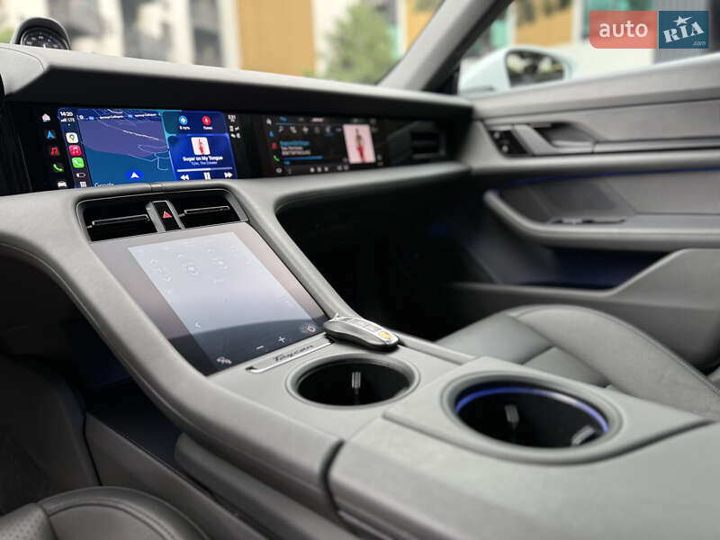 Седан Porsche Taycan 2021 в Киеве фото 29 Седан Porsche Taycan 2021 в Киеве