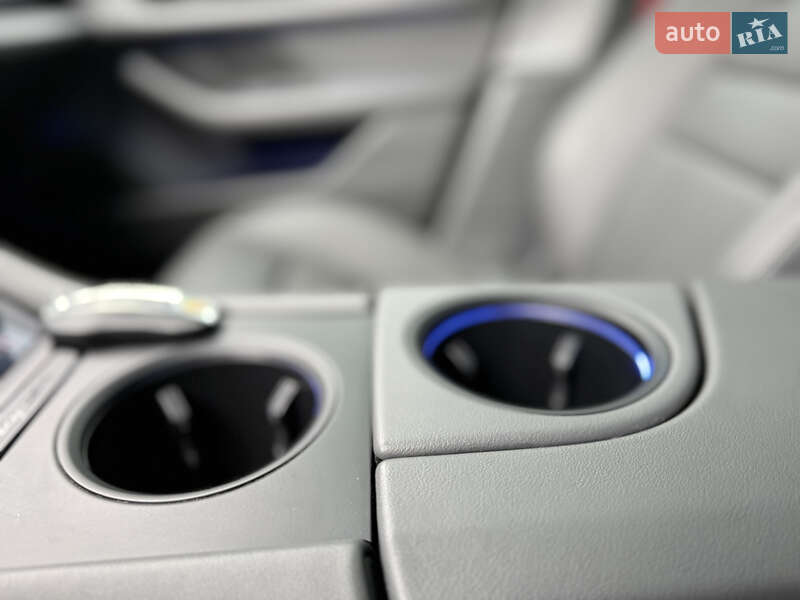 Седан Porsche Taycan 2021 в Киеве фото 37 Седан Porsche Taycan 2021 в Киеве