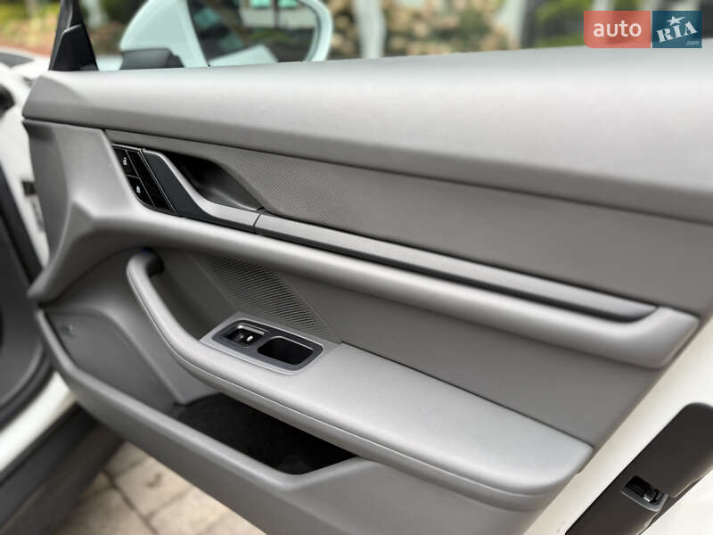 Седан Porsche Taycan 2021 в Киеве фото 39 Седан Porsche Taycan 2021 в Киеве