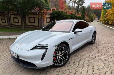 Седан Porsche Taycan 2021 в Киеве
