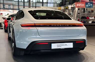 Седан Porsche Taycan 2024 в  фото 5 Седан Porsche Taycan 2024 в