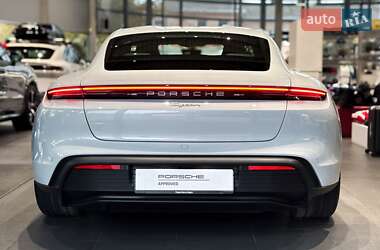 Седан Porsche Taycan 2024 в  фото 6 Седан Porsche Taycan 2024 в