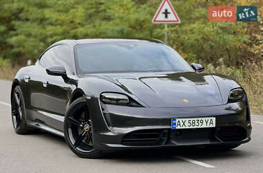 Седан Porsche Taycan 2020 в Києві