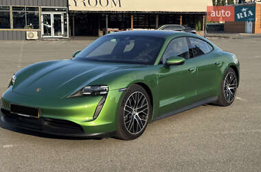 Седан Porsche Taycan 2022 в Киеве