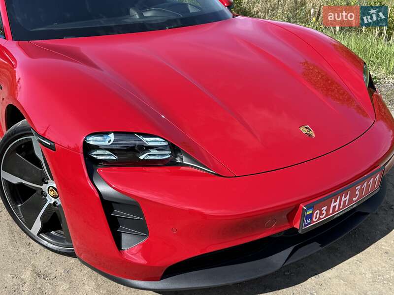 Седан Porsche Taycan 2022 в Києві