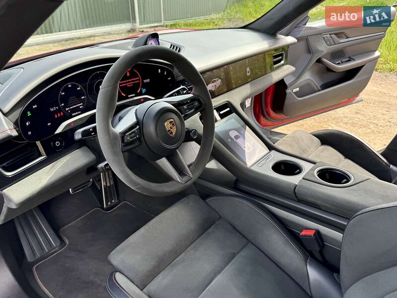 Седан Porsche Taycan 2022 в Києві