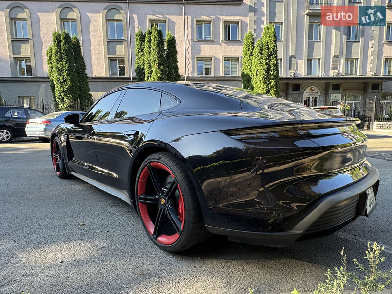 Седан Porsche Taycan 2020 в Киеве
