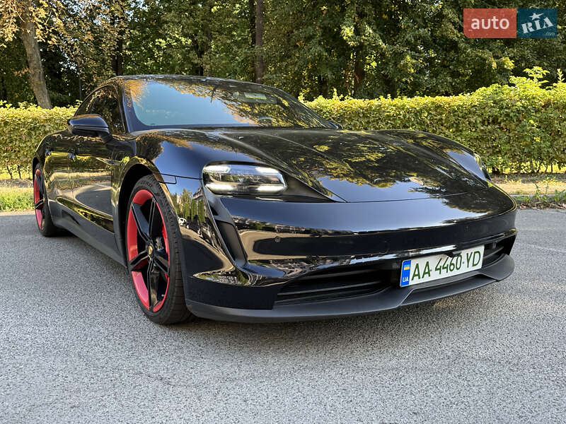 Седан Porsche Taycan 2020 в Киеве