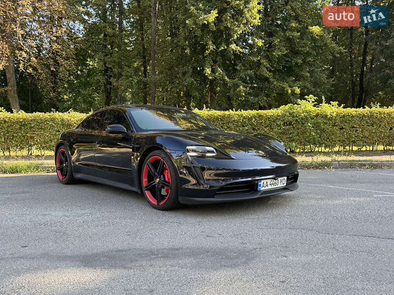 Седан Porsche Taycan 2020 в Киеве